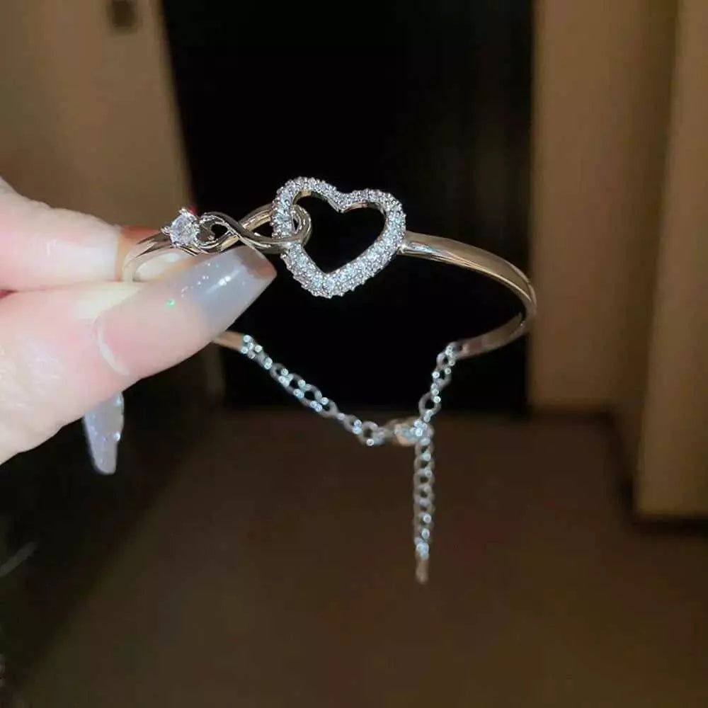 Mum and Daughter - A Link That Can Never Be Undone - Infinity Heart Bracelet with Luxury Box